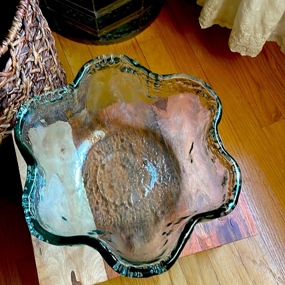 Elegant Recycled Glass Serving Bowl🏠 - Picture 7 of 11